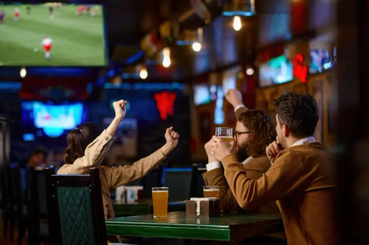 Atmosphere & Action: Top 10 Sports Bars for Entertainment